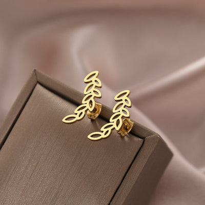 Queen earring<br> Laurel wreath